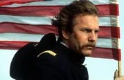 Kevin Costner conquistou a consagração em Hollywood aos 36 anos e 66 dias: dirigiu e protagonizou o western "Dança com Lobos" (1990) Kevin Costner conquistou a consagração em Hollywood aos 36 anos e 66 dias: dirigiu e protagonizou o western "Dança com Lobos" (1990)