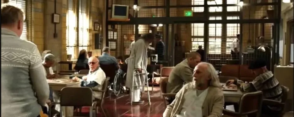 Thor: O Mundo Sombrio (2013): Ele aparece como um paciente numa instituição, em 2013 Thor: O Mundo Sombrio (2013): Ele aparece como um paciente numa instituição, em 2013