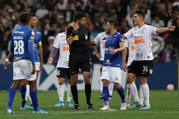 Brasileirão: análise das polêmicas de arbitragem da rodada 27