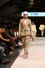 Estampas e padronagens marcaram a passarela