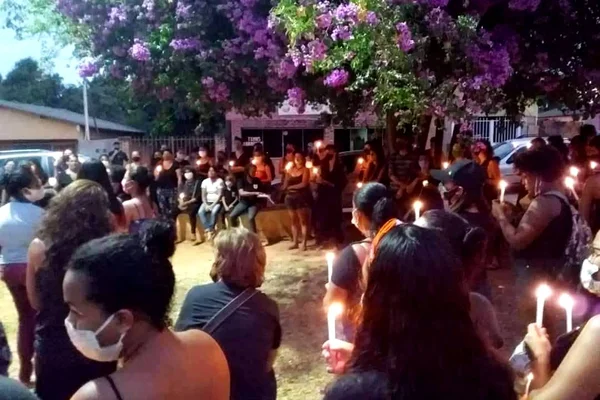Mulheres de Alto Paraíso protestam após estupro e morte de Oigna Rodrigues da Silva