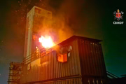 Corpo de Bombeiros Militar do Distrito Federal (CBMDF) fazem simulação de combate ao incêndio Corpo de Bombeiros Militar do Distrito Federal (CBMDF) fazem simulação de combate ao incêndio