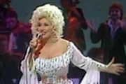 Dolly Parton ficou conhecida pelas músicas Jolene e I Will Always Love You Dolly Parton ficou conhecida pelas músicas Jolene e I Will Always Love You
