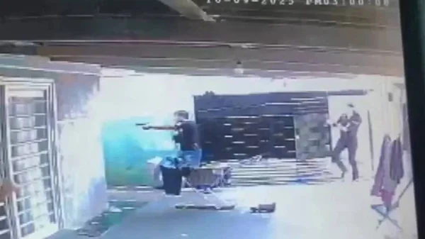 imagem colorida homem é preso apos manter ex-enteada em carcere por 22 anos