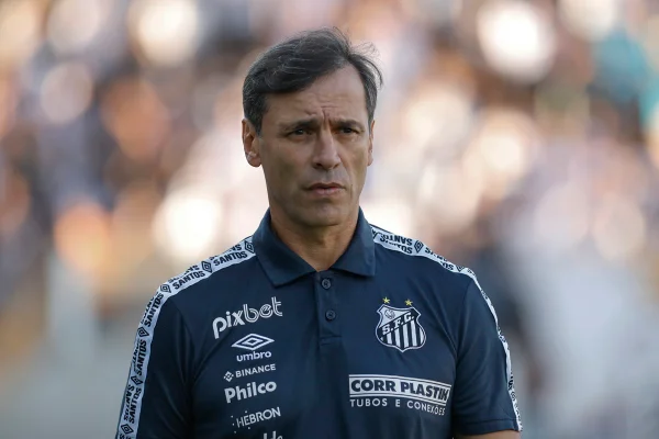 Bustos treinador do Santos