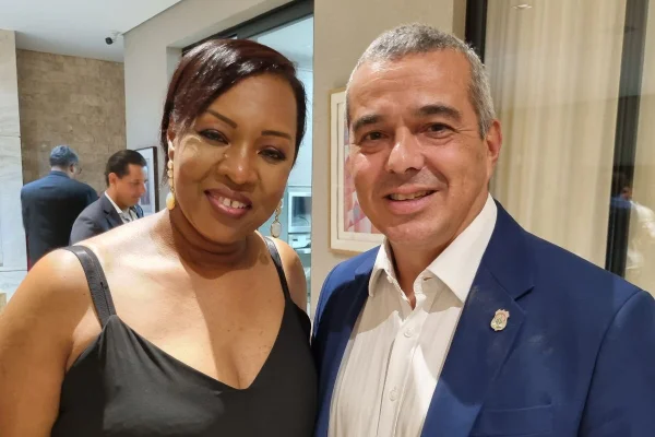 Duzentos delegados homenageiam deputada distrital eleita Jane Klébia