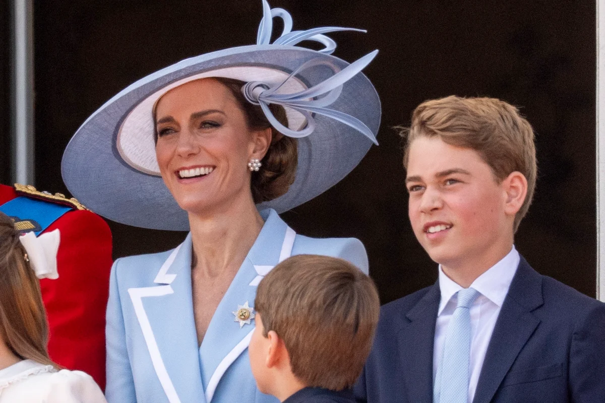 Kate Middleton tem um "plano" para tornar a infância e a adolescência mais "normal" possível Kate Middleton tem um "plano" para tornar a infância e a adolescência mais "normal" possível