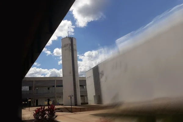 Morte de estudante na Universidade de Brasília suspende aulas