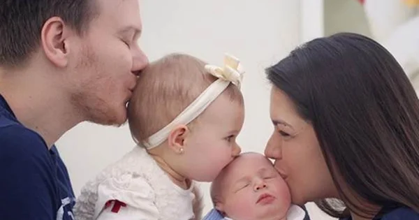 Thais Fersoza e Teló postam várias fotos com os filhos e quebram a web