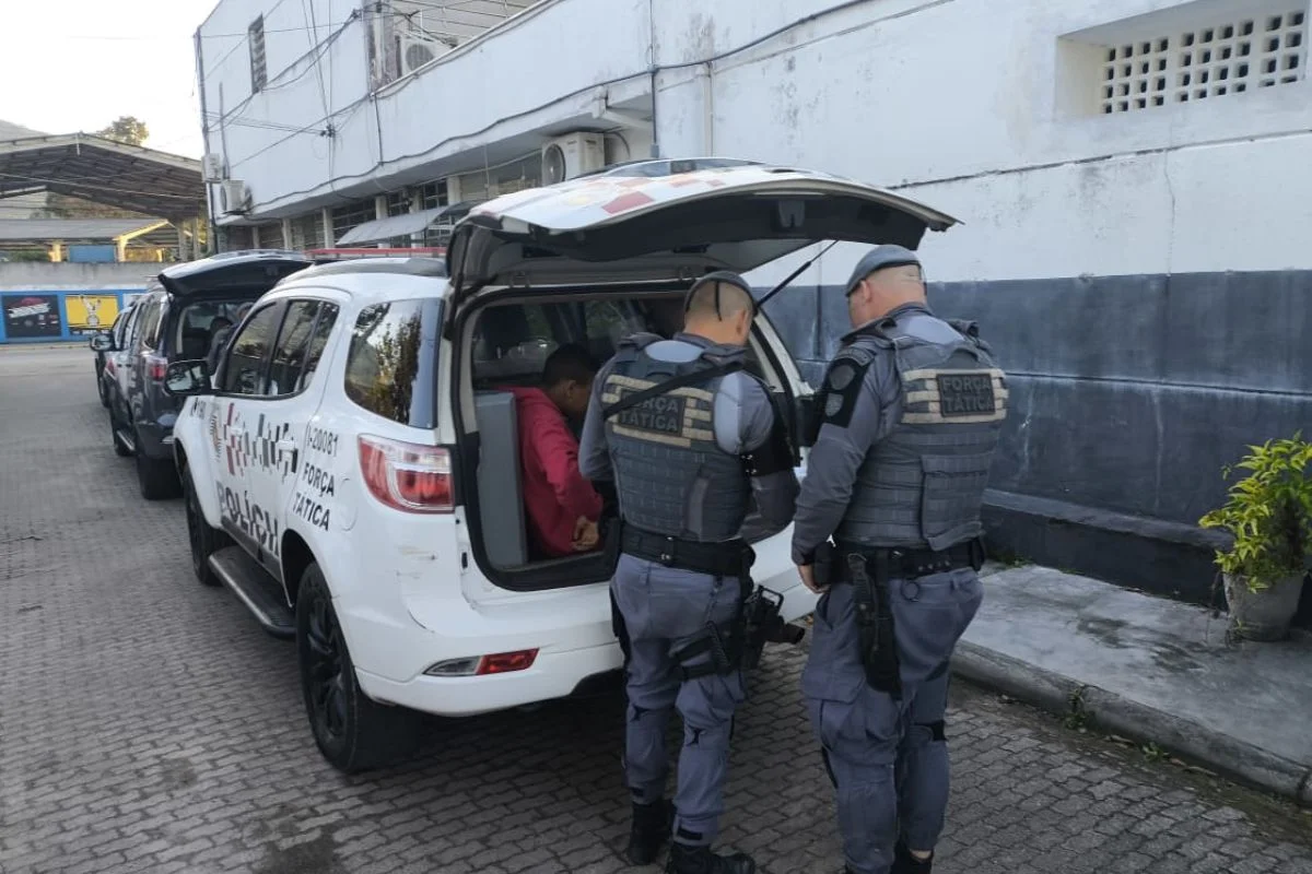 Adolescente Suspeito de Matar Jovens em Adega é Identificado