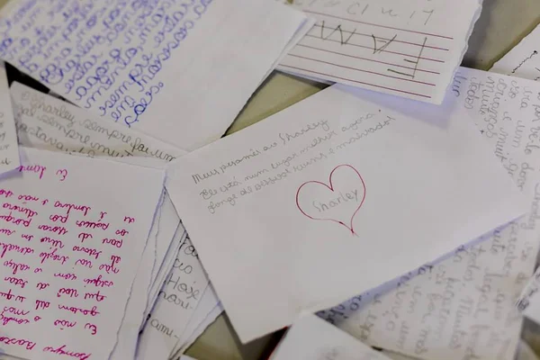 Amigos de escola homenageiam jovem assassinado no Sol Nascente