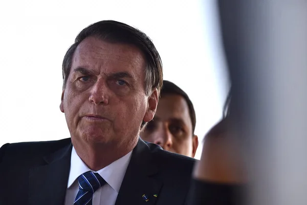 Bolsonaro pressiona Congresso a aprovar excludente de ilicitude