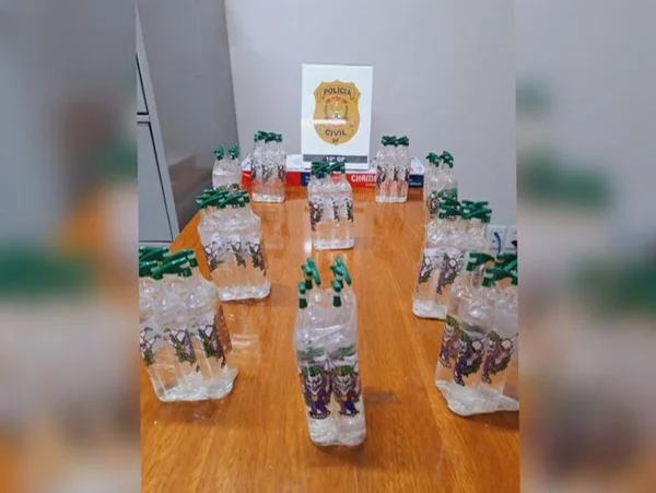 Imagem colorida de lança-perfume apreendido pela PCDF