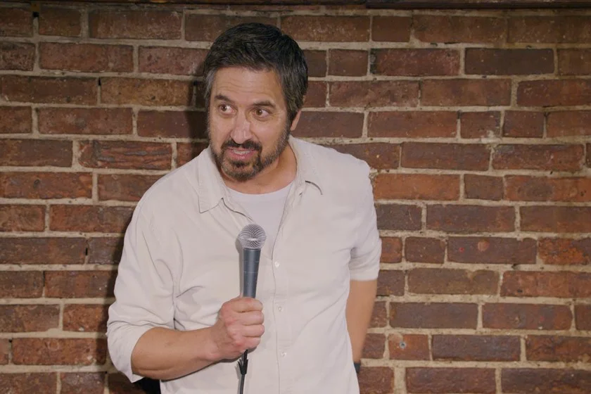 <b>Ray Romano - Right Here, Around the Corner:</b> o comediante Ray Romano chega à Netflix com stand-up de uma hora de duração. Assista ao <a href="https://www.youtube.com/watch?v=aEVO0ucZ_kE" target="_blank">trailer</a> <b>Ray Romano - Right Here, Around the Corner:</b> o comediante Ray Romano chega à Netflix com stand-up de uma hora de duração. Assista ao <a href="https://www.youtube.com/watch?v=aEVO0ucZ_kE" target="_blank">trailer</a>