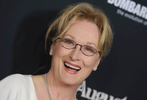 Meryl Streep interpreta o candidato Donald Trump em musical