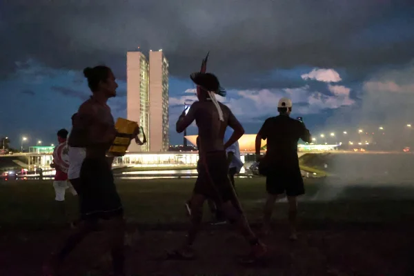 Protesto indígena em Brasília -Metrópoles