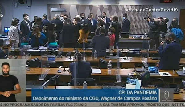 Após bate-boca, CPI encerra sessão e torna Wagner Rosário investigado
