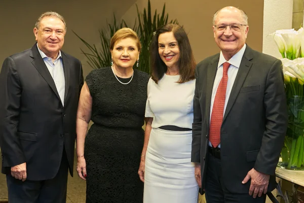 Decano da Câmara, Átila Lins recebe convidados em comemoração à posse