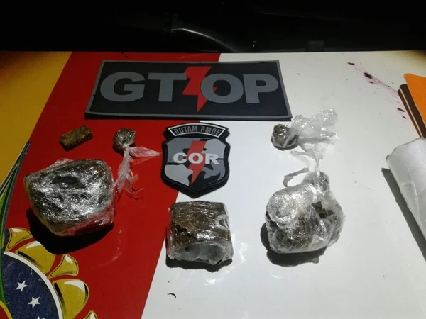 Menor é apreendida enquanto levava drogas para festa na Candangolândia