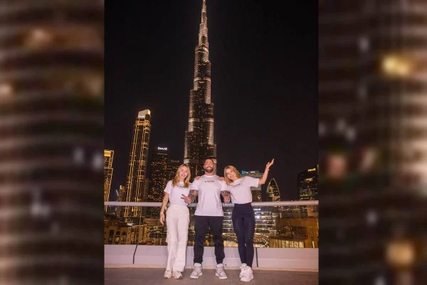 três pessoas em Dubai