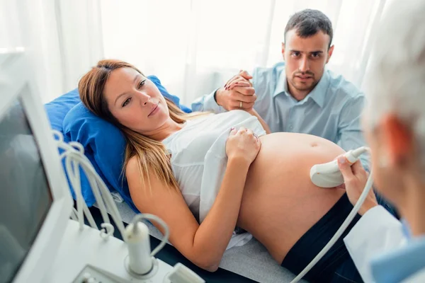 “Pessoas estão fazendo FIV porque não têm tempo para sexo”, diz médico