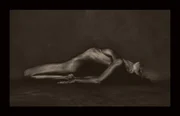 O fotógrafo Brian Bowen Smith mostra a nudez de uma maneira diferente O fotógrafo Brian Bowen Smith mostra a nudez de uma maneira diferente