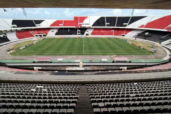 Imagem colorida do Estádio Arruda, do Santa Cruz