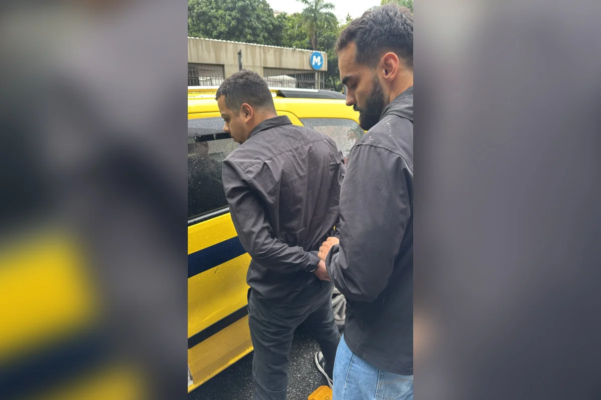 Golpistas de SP que trocavam cartões de idosos em táxis no RJ são presos - imagem 6 Golpistas de SP que trocavam cartões de idosos em táxis no RJ são presos - imagem 6