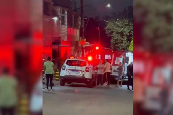 Elane Amorim Pacheco Santana, de 39 anos, foi atingida por facadas no peito, pescoço e costas dentro da casa onde morava com o companheiro - Metrópoles
