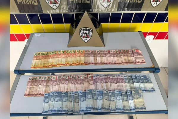 Mãe devolve dinheiro que filho furtou em mercearia em Minas