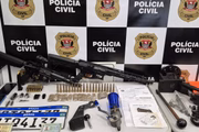 Polícia Civil apreende arsenal do PCC em Santos, litoral de SP