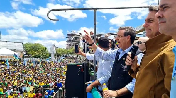 Antes de ir à cidade de Lula, Bolsonaro diz que vai ganhar em 1º turno