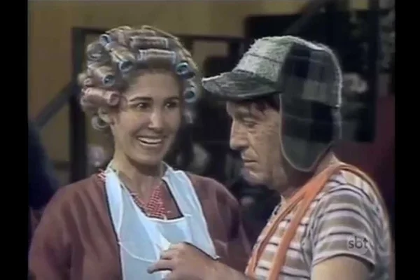 Viúva de Roberto Bolaños lamenta fim de Chaves na TV e ataca executivos