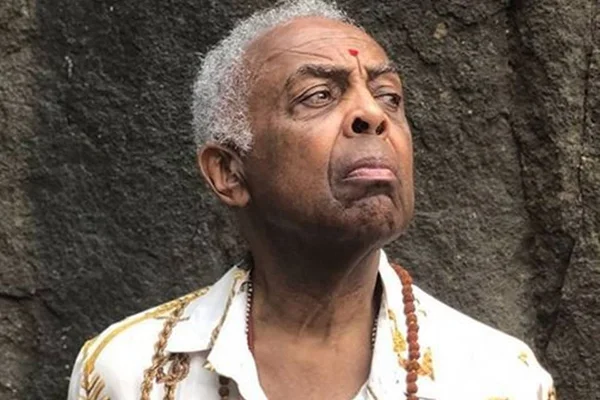 Gilberto Gil com cara de poucos amigos