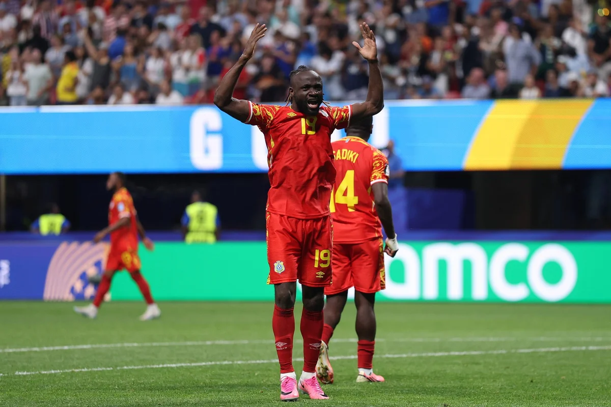 Mayele fez um dos gols da vitória de RD Congo.