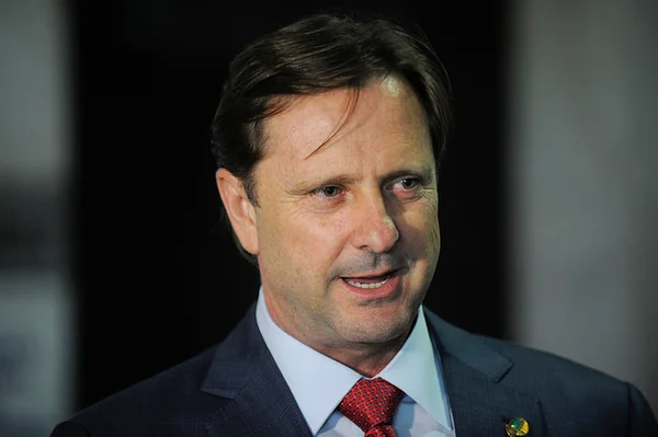 Senador Acir Gurgacz chega ao presídio da Papuda para cumprir pena