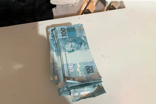 PF prende 2 em Brasília e SP suspeitos de distribuir notas falsas