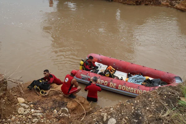 Imagem colorida de resgate em Sergipe - Metrópoles