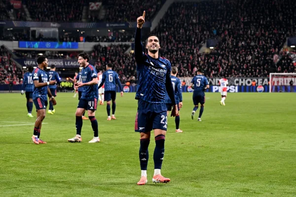 Arsenal iguala recorde centenário após vitória na Champions League