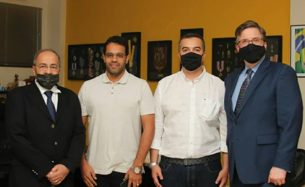Filho de senador flagrado com dinheiro nas nádegas deve R$ 1 mi à União