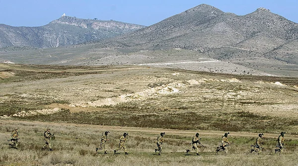 Confrontos entre Armênia e Azerbaijão deixam mais de 30 mortos