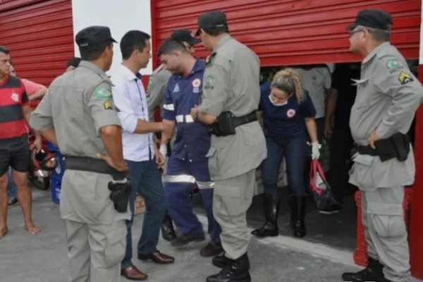 Vídeo. PMs flagrados bebendo em bar do DF são soltos