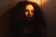 Priscilla aposta no R&B e revisita as próprias raízes no álbum ECO