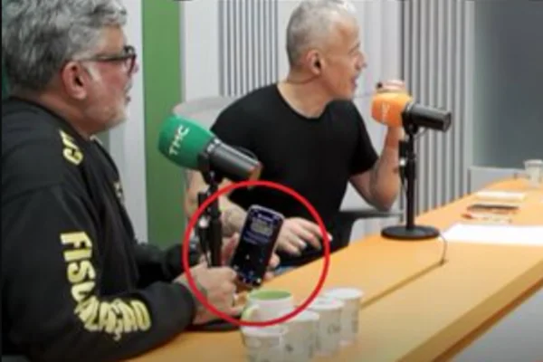 Defesa de Bolsonaro rebate vídeo de Alexandre Frota: “Não tem acesso a celulares” - destaque galeria Defesa de Bolsonaro rebate vídeo de Alexandre Frota: “Não tem acesso a celulares” - destaque galeria
