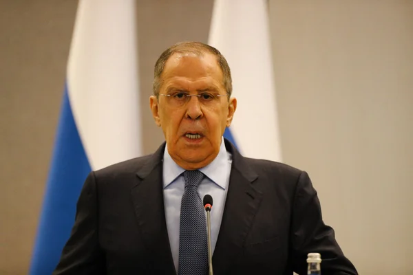 Rússia está disposta a considerar propostas de paz, afirma Lavrov