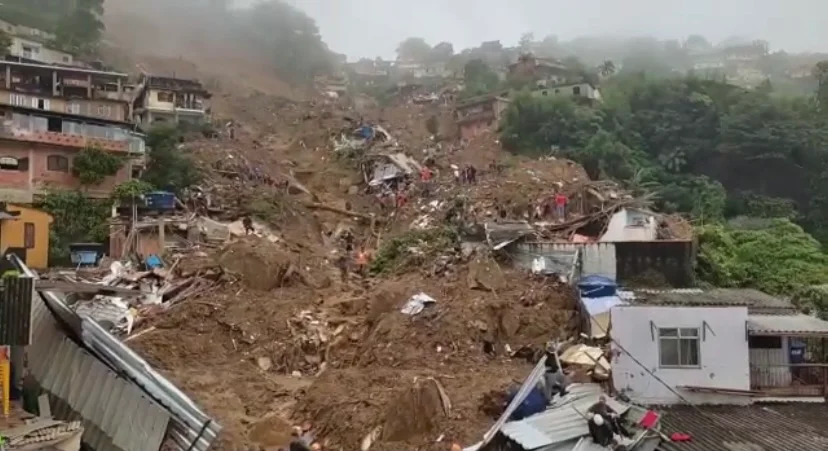 Morro da Oficina, em Petrópolis, na Região Serrana do Rio, onde hove um desmoronamento após chuvas Morro da Oficina, em Petrópolis, na Região Serrana do Rio, onde hove um desmoronamento após chuvas