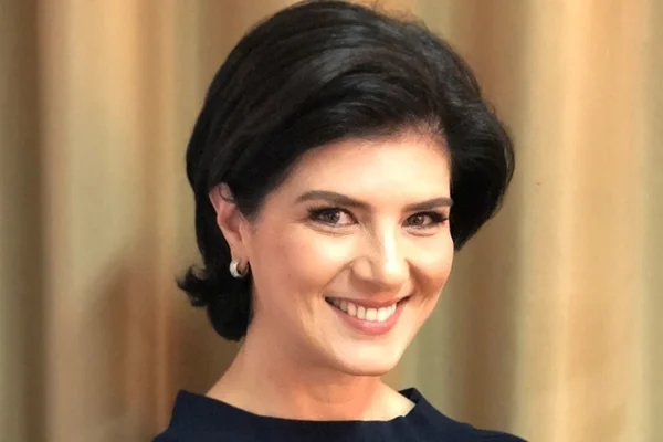 Mariana Godoy fala tudo sobre casamento com ex-padre: “Tô nem aí”
