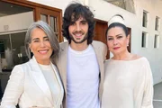 Fiuk com Gloria Pires, mãe de Cleo Pires, e a mãe, Cristina Karthalian Fiuk com Gloria Pires, mãe de Cleo Pires, e a mãe, Cristina Karthalian