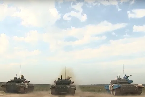 Corrida de tanques nos Jogos Militares Mundiais, na Rússia