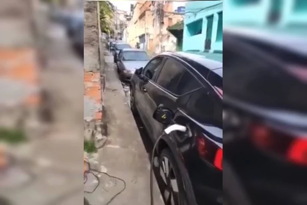 Foto colorida de Carros elétricos de luxo são encontrados ligados a “gato” de energia - Metrópoles